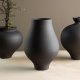 VENTURE DESIGN Rellis vase, rund - sort keramik (D10xH24xB14)