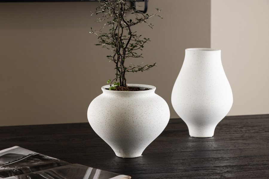 VENTURE DESIGN Rellis vase, rund - hvid/sorte prikker keramik (D11xH18xB18)
