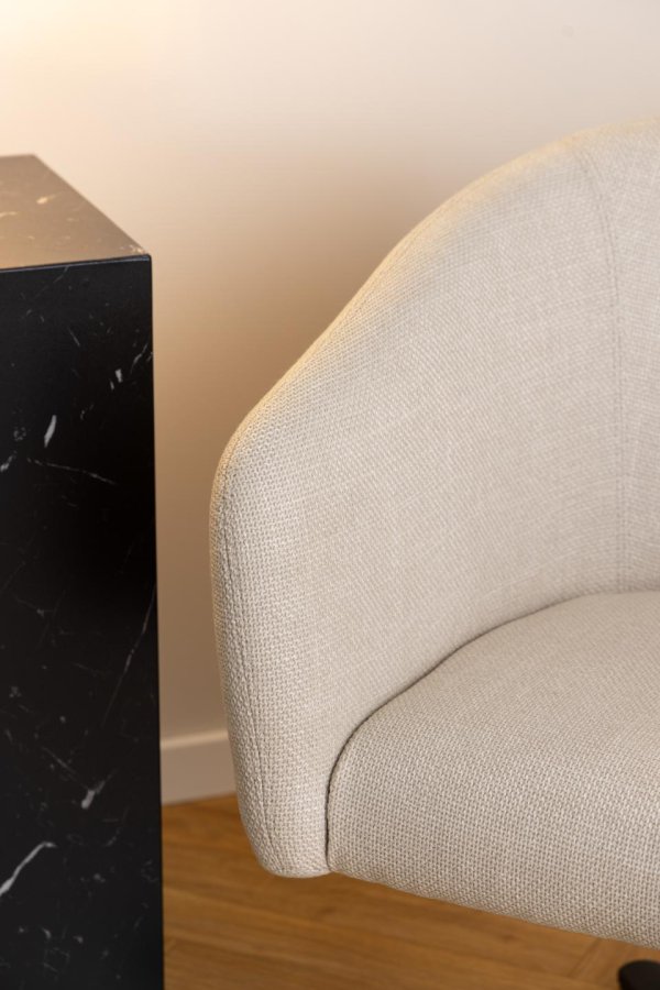 ACT NORDIC Ramsey drejestol, m. armln og lynls - beige stof og sort stl