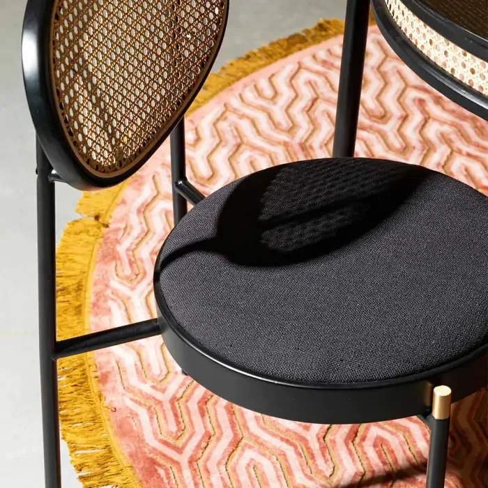 BOLD MONKEY Don't Stop The Webbing spisebordsstol - natur rattan, sort bgetr, polyester og jern