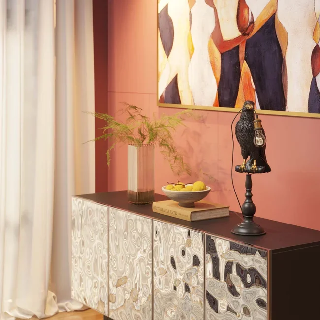 KARE DESIGN Animal Sitting Crow bordlampe - sort polyresin og guld aluminium (H:61cm)