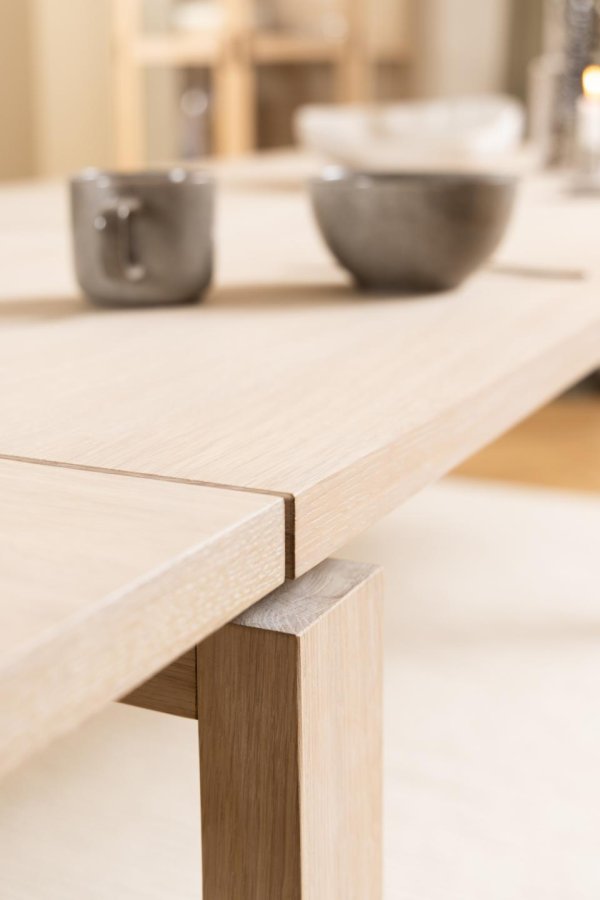 ACT NORDIC Linley spisebord, m. udtrk - hvidpigmenteret egefinér og eg (200x100)