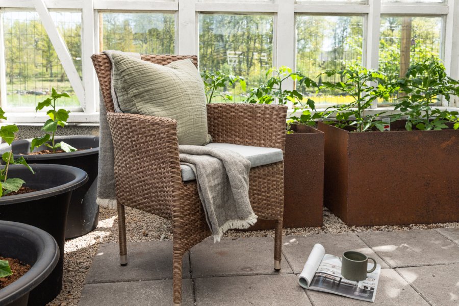 VENTURE DESIGN Malina havestol, m. armln og stofhynde - natur polyrattan og beige aluminium