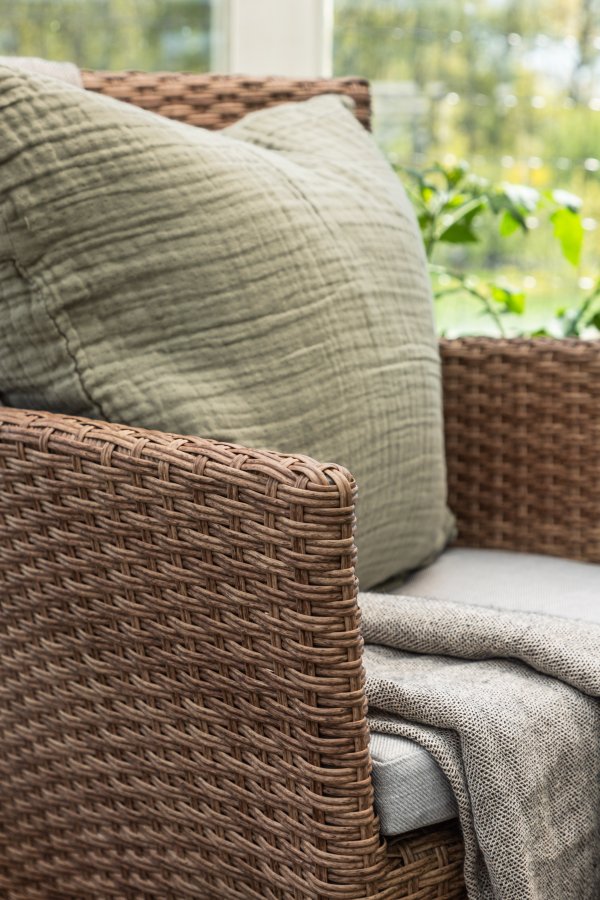 VENTURE DESIGN Malina havestol, m. armln og stofhynde - natur polyrattan og beige aluminium