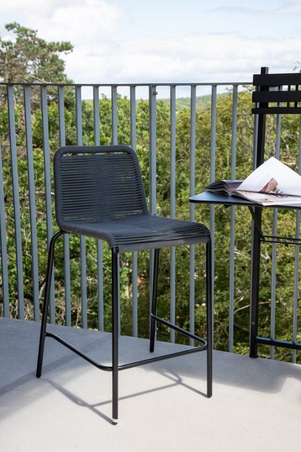 VENTURE DESIGN Lindos udendrs barstol, m. rygln og fodsttte - mrkegr reb og sort stl
