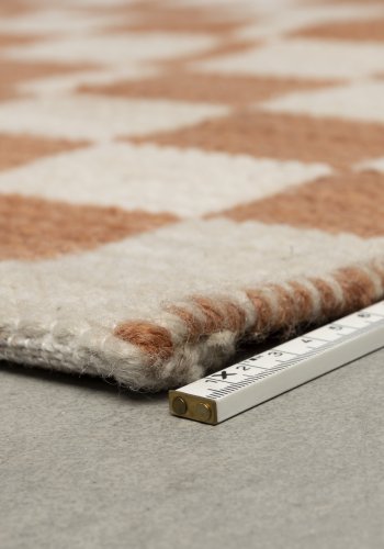 ZUIVER Checker gulvtppe, m. mnster - beige genbrugsplastik (160x230)