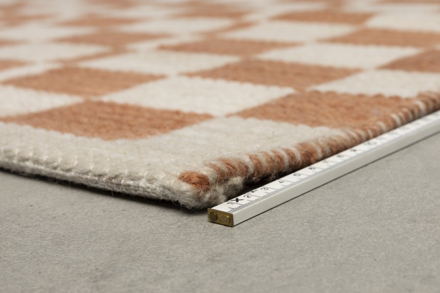 ZUIVER Checker gulvtppe, m. mnster - beige genbrugsplastik (160x230)
