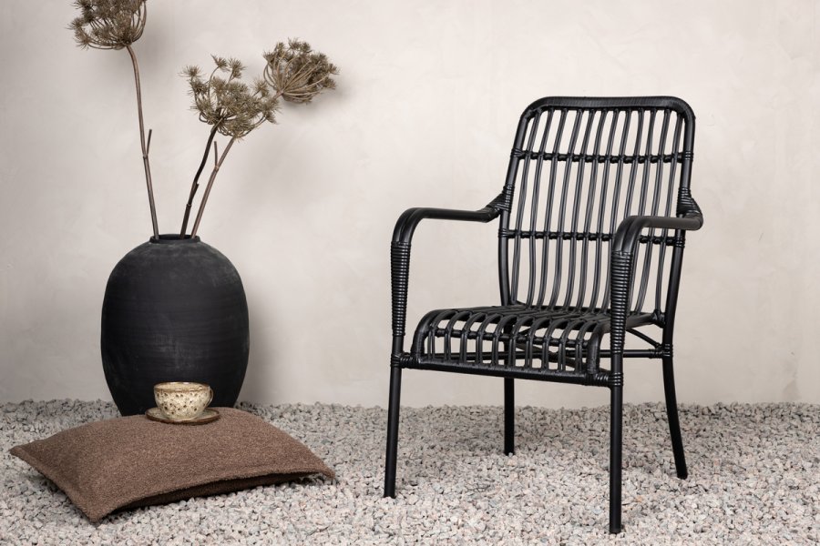 VENTURE DESIGN Rizal udendrs loungestol, m. armln - sort rattan og aluminium