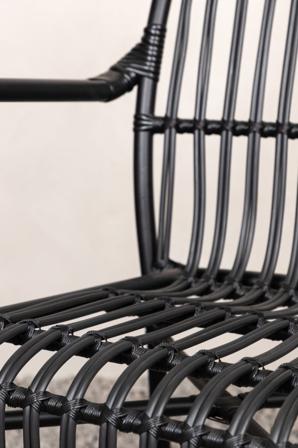 VENTURE DESIGN Rizal udendrs loungestol, m. armln - sort rattan og aluminium