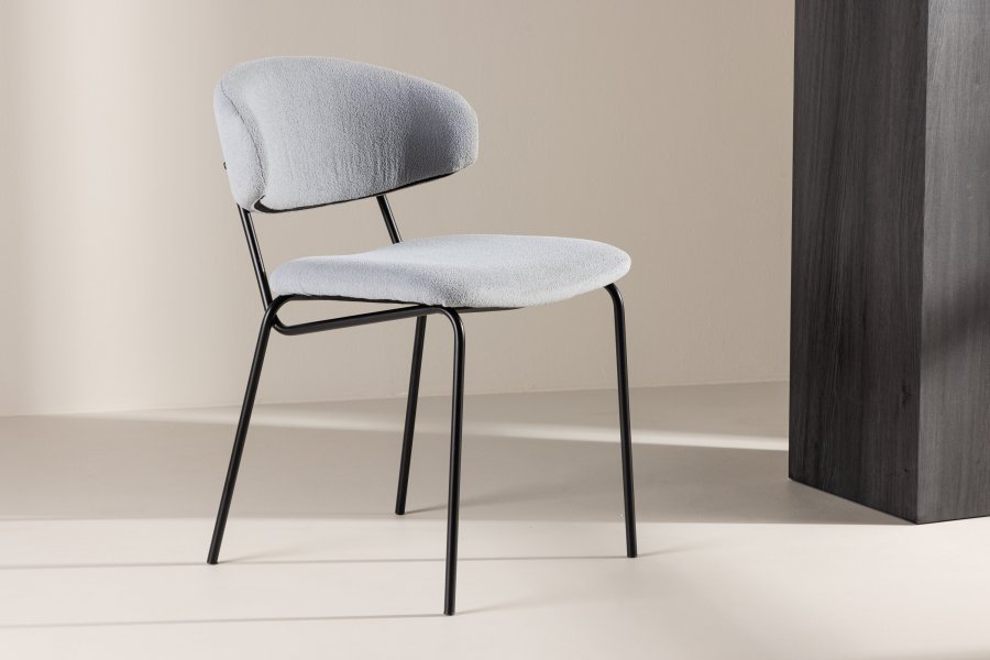 VENTURE DESIGN Chico spisebordsstol - lysebl bouclé stof og sort stl