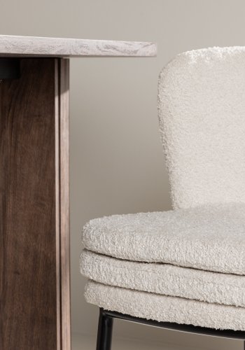 VENTURE DESIGN Agnes spisebordsstol - hvid bouclé stof og sort stl