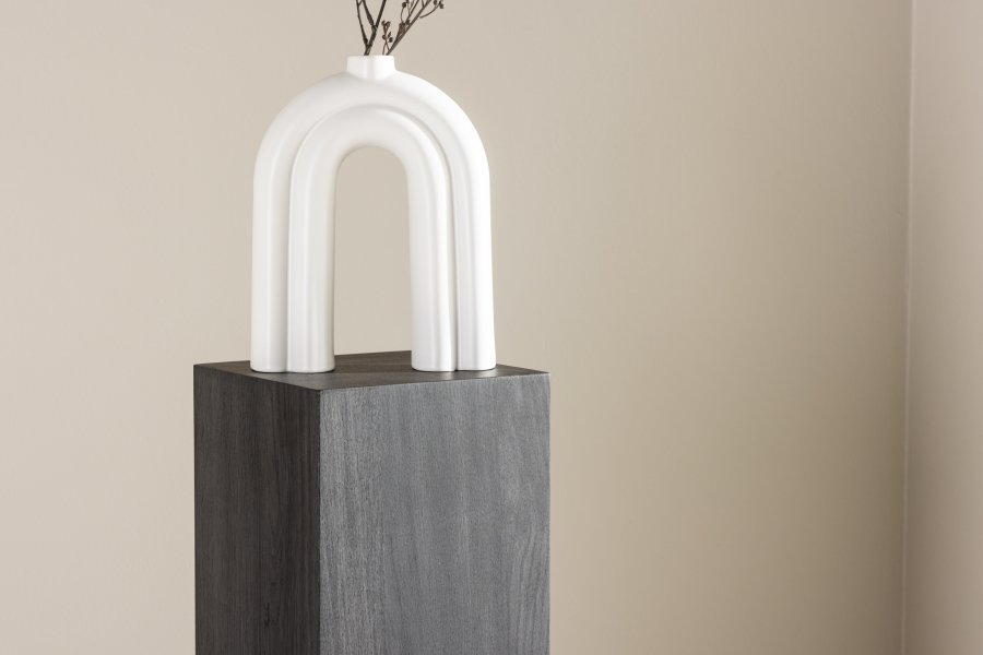 VIND KOLLEKTION Ramsvik piedestal, kvadratisk - sort MDF (23x23)