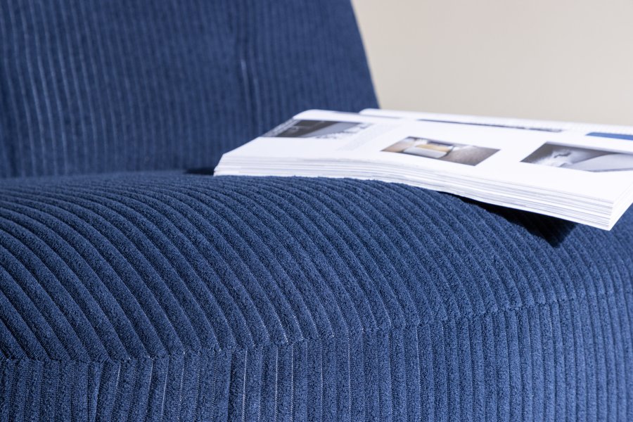 VENTURE DESIGN Mahla loungestol - marinebl polyester fljl og plastik