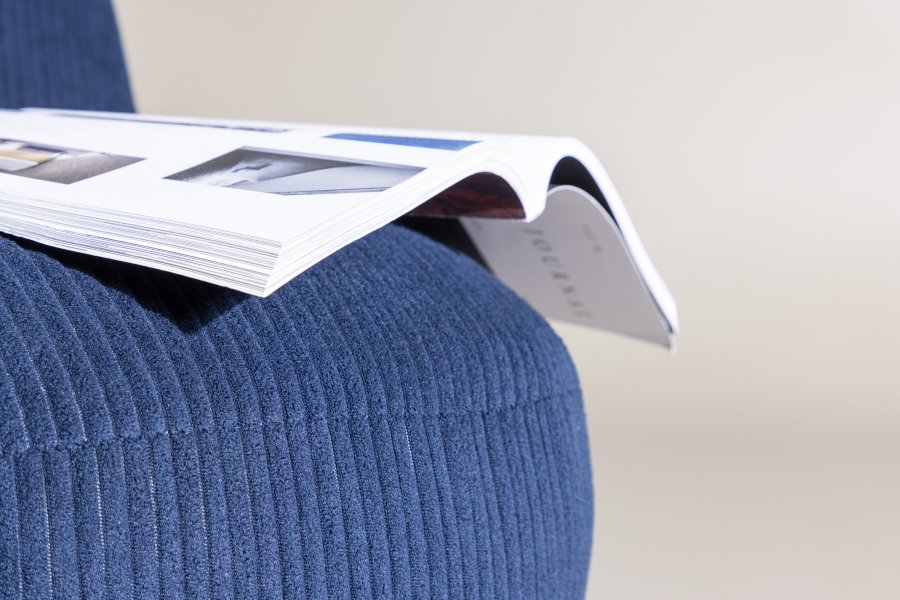 VENTURE DESIGN Mahla loungestol - marinebl polyester fljl og plastik