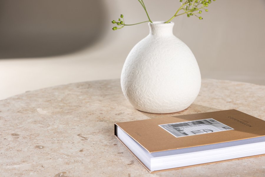 VIND COLLECTION Sandhamn sofabord, rund - beige mactan sten og jern (70)