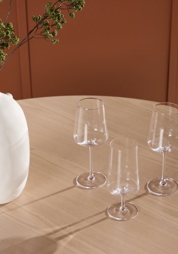 VENTURE DESIGN Flora spisebord, rund - hvidvasket finér og gummitr (120)