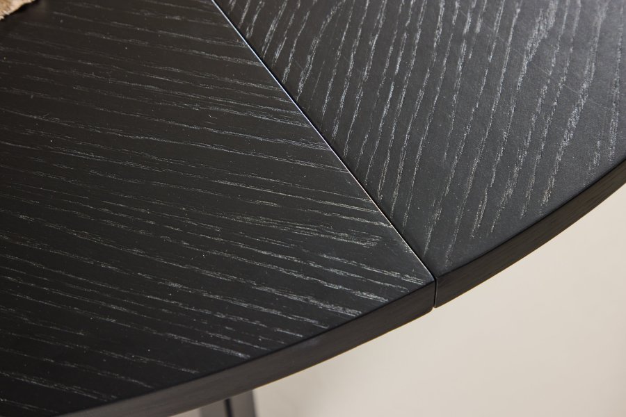 VENTURE DESIGN Strada spisebord, m. 1 tillgsplade - sort egefinér (120/170x120x74)