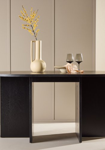 VENTURE DESIGN Strada spisebord, m. 1 tillgsplade - sort egefinér (120/170x120x74)