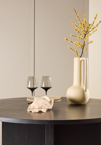 VENTURE DESIGN Strada spisebord, m. 1 tillgsplade - sort egefinér (120/170x120x74)