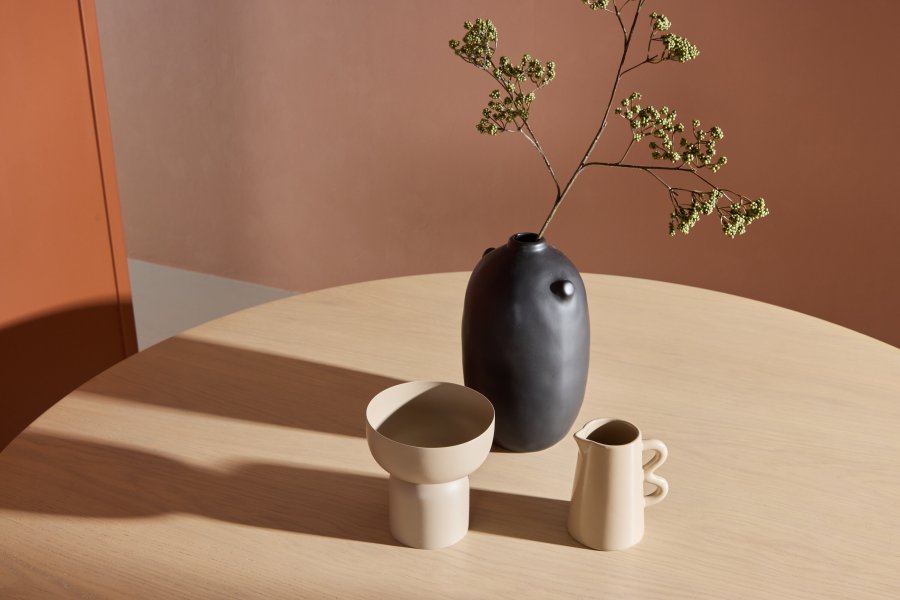 VENTURE DESIGN Copenhagen spisebord, rund - hvidvasket MDF og beige metal (140)