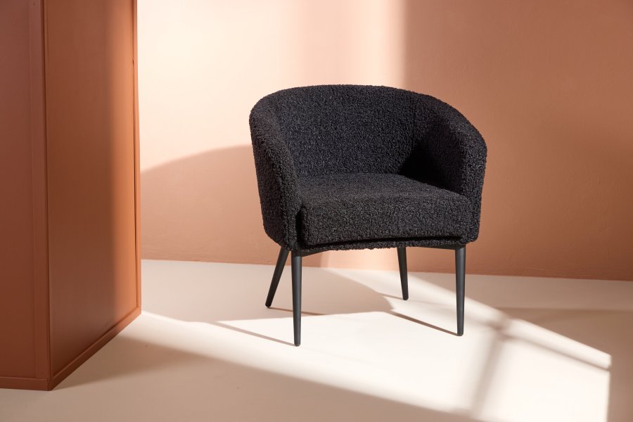 VENTURE DESIGN Fluffy lnestol, m. armln - sort polyester bamsestof og stl