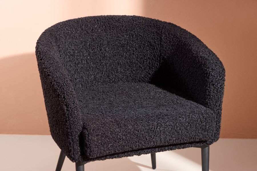 VENTURE DESIGN Fluffy lnestol, m. armln - sort polyester bamsestof og stl