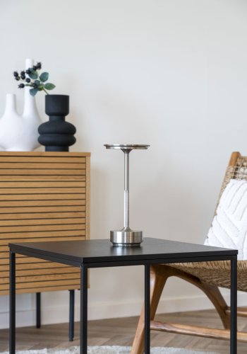 HOUSE NORDIC Lyneham LED bordlampe, genopladelig - slv aluminium