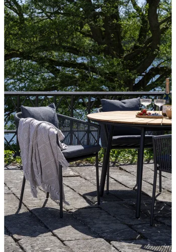 HOUSE NORDIC Salerno Spisebordsstol, aluminium/polyester, mrkegr reb med sort stel, inkl. hynde