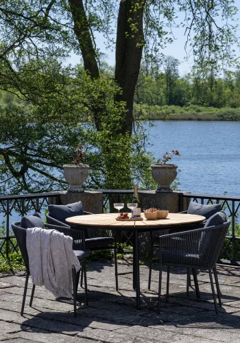 HOUSE NORDIC Salerno Spisebordsstol, aluminium/polyester, mrkegr reb med sort stel, inkl. hynde