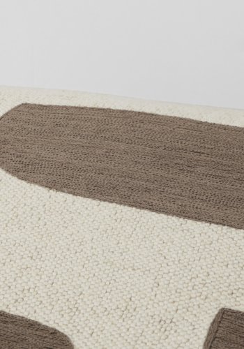 BROSTE COPENHAGEN Mundo puf, kvadratisk - knguru brun og lys beige (50x50)