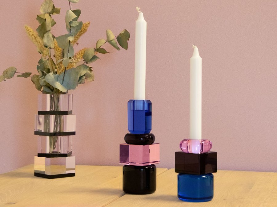 HOUSE OF SANDER Petunia lysestage - lyserd/rgfarvet/bl glas (H:11,5)