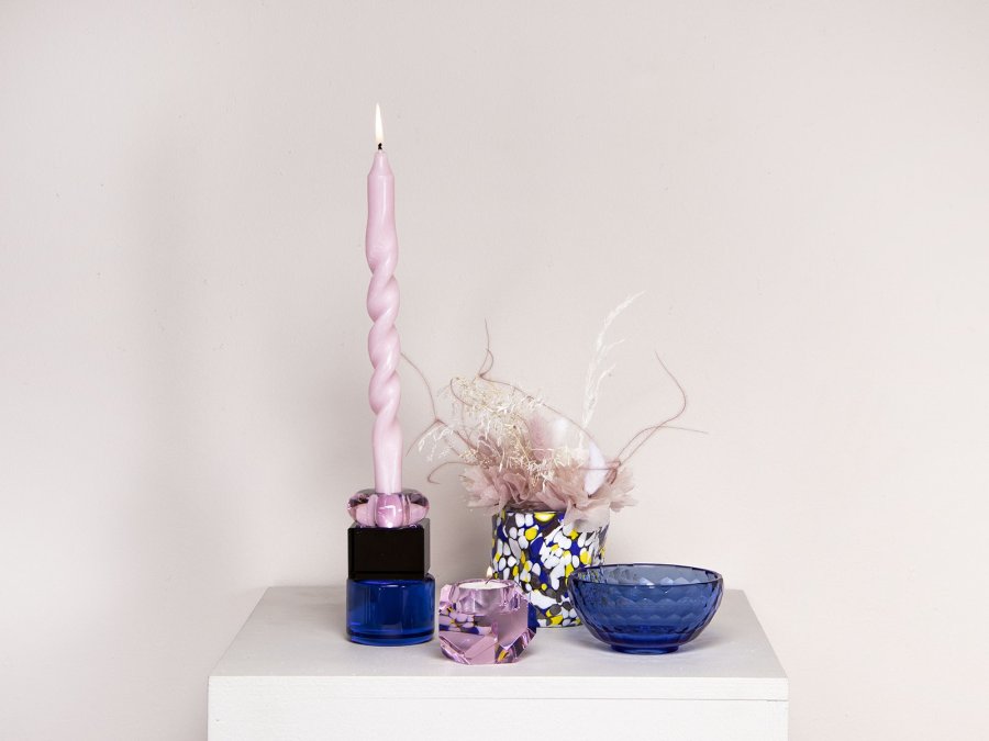 HOUSE OF SANDER Petunia lysestage - lyserd/rgfarvet/bl glas (H:11,5)