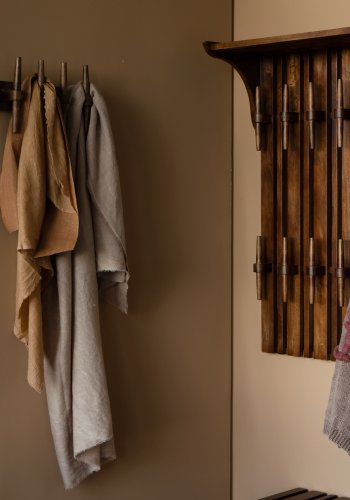 DUTCHBONE Jakub hattehylde, m. knager - valnddefarvet mangotr