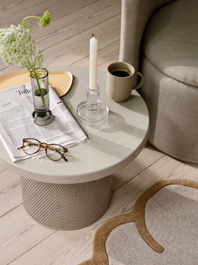 BROSTE COPENHAGEN Tulina sidebord, rund - off white emalje og jern (50)