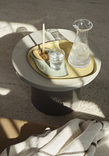 BROSTE COPENHAGEN Tulina sidebord, rund - off white emalje og jern (50)