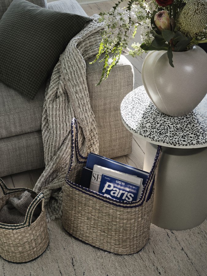 BROSTE COPENHAGEN Agari sidebord, rund - gr/sort terrazzo og rainy day gr jern (45)