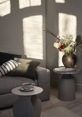 BROSTE COPENHAGEN Agari sidebord, rund - gr/sort terrazzo og rainy day gr jern (45)