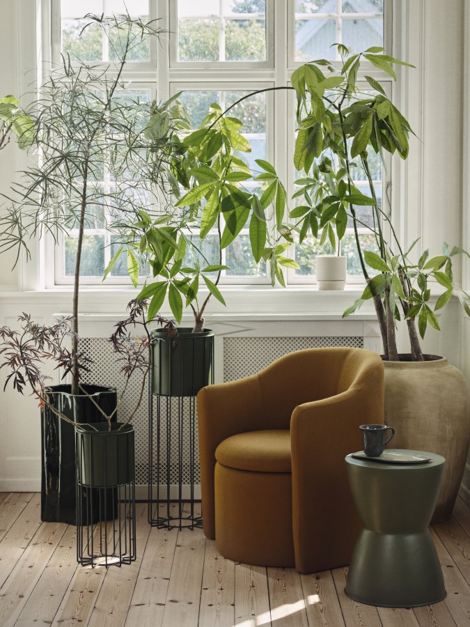 BROSTE COPENHAGEN Fenja urtepotte med stativ, rund - grape leaf grn jern (st med 2)