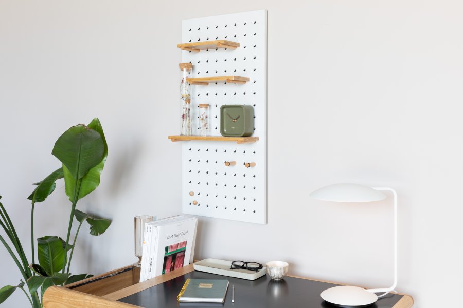 ZUIVER Bundy Pegboard organizer - hvid jern og bambustr