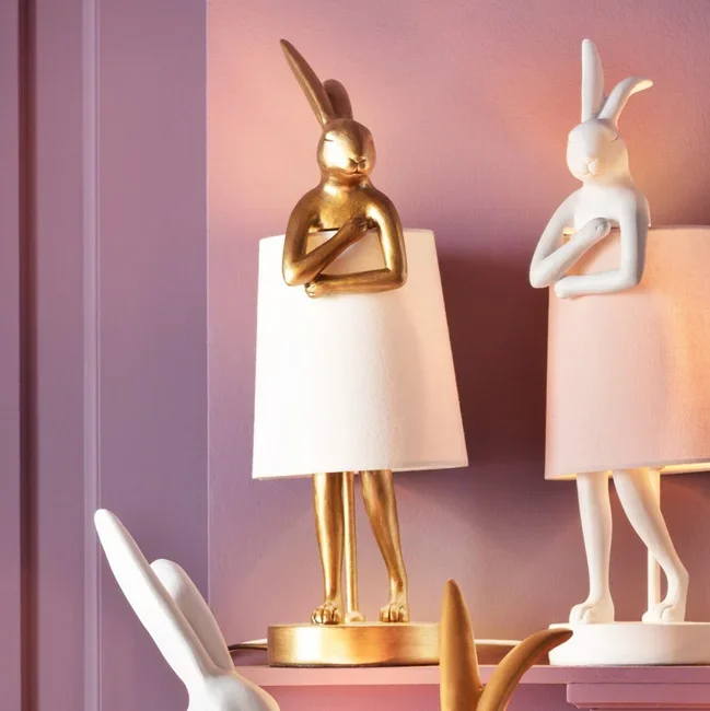 KARE DESIGN Animal Rabbit bordlampe - hvid linnedhr og guld polyresin/stl (H:50cm)