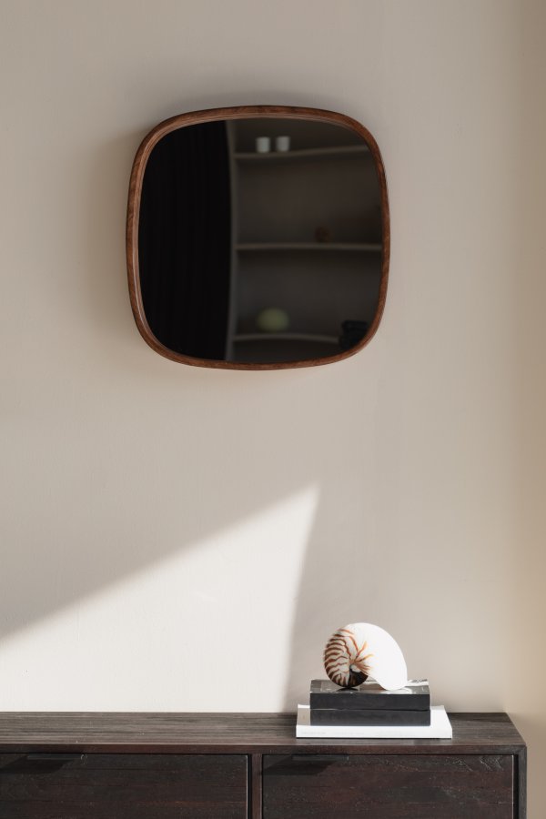 WHITE LABEL LIVING Nyko vgspejl, kvadratisk - spejlglas og brun gummitr (50x50)