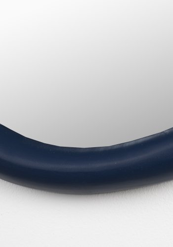 ZUIVER Looks M vgspejl, organisk - spejlglas og navy bl mangotr (70x55)