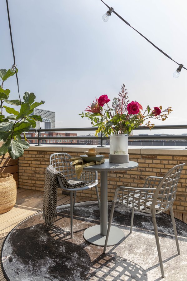 ZUIVER Reina L vase, rund, m. lys, genopladelig - glas og gr beton