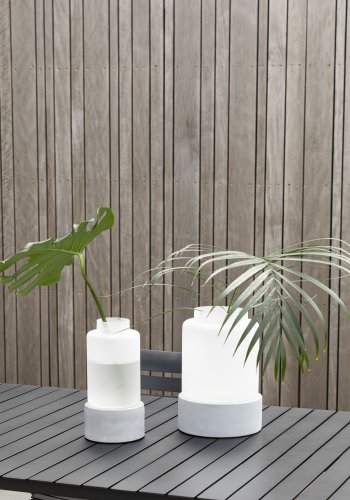 ZUIVER Reina L vase, rund, m. lys, genopladelig - glas og gr beton