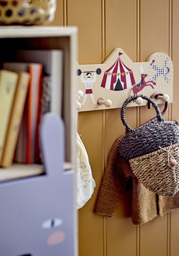 BLOOMINGVILLE MINI Calle bogreol, m. skuffer - natur kejsertr og fyrretr