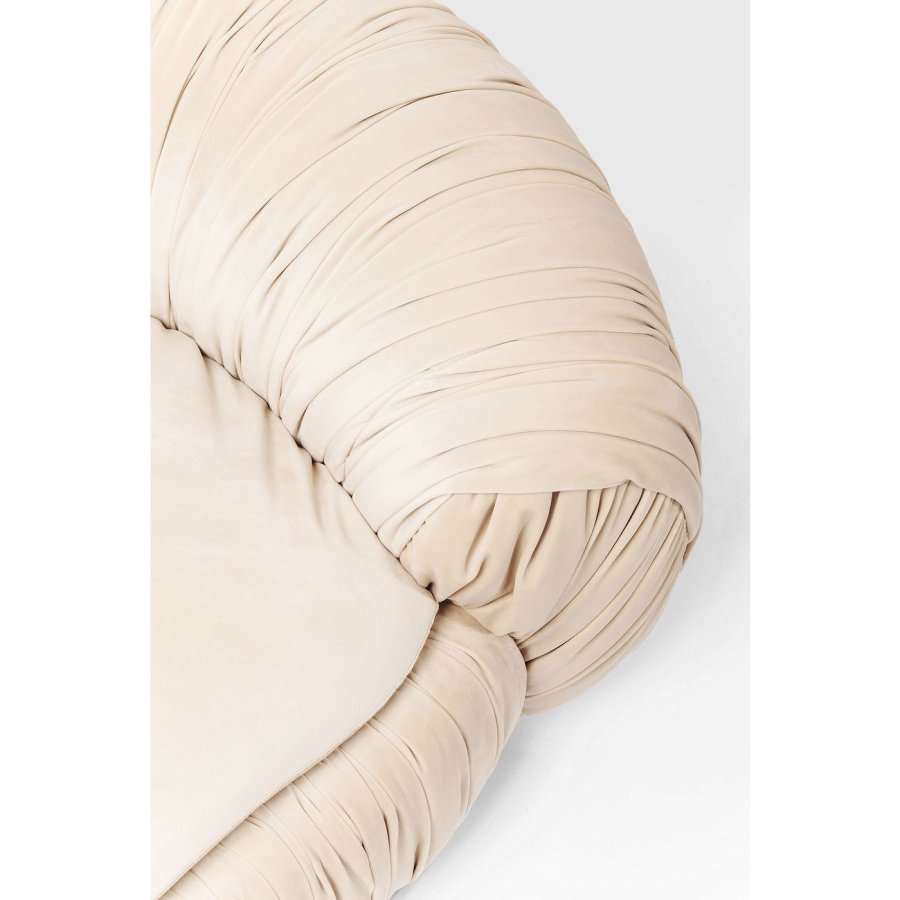 KARE DESIGN Perugia sofa - creme stof m. draperinger og guld stl, 2 pers.