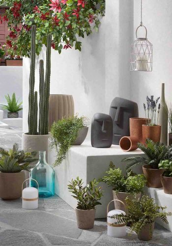 KAVE HOME rund Janvir LED bordlampe - hvid plastik og natur tr