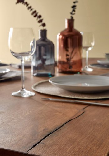 KAVE HOME Amethyst spisebord - natur egetr og sort stl (160x90) 