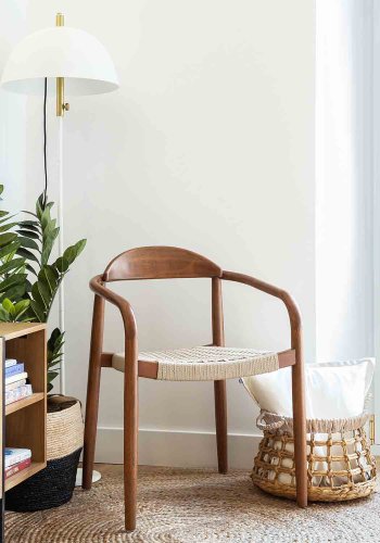 KAVE HOME Beige Glynis spisebordsstol, m. armln - eukalyptustr