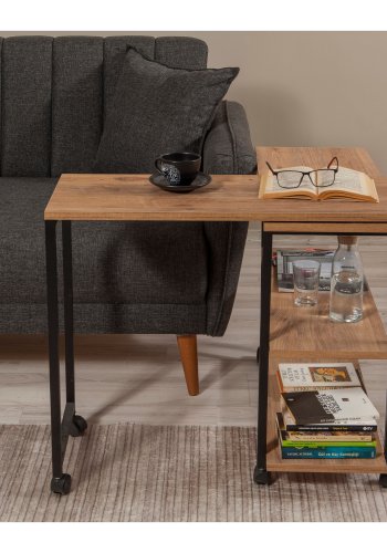 NORDVÄRK Melin sidebord, m. 2 hylder og hjul - Atlantic Pine melamin og sort metal